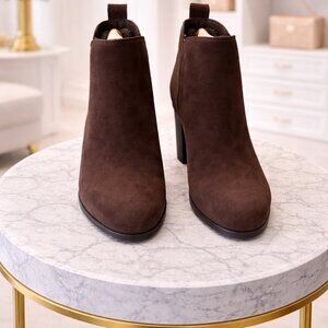 ✨ NWT Michael Kors Chocolate Suede Ankle Boots – Size 8.5 ✨